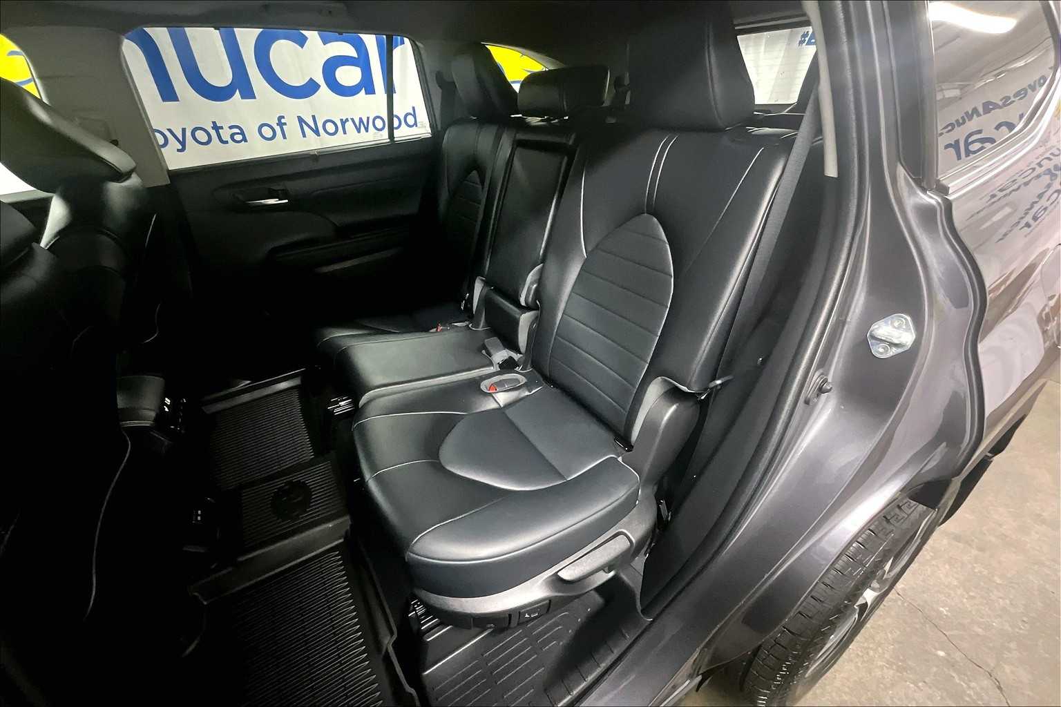 2022 Toyota Highlander XLE - Photo 15