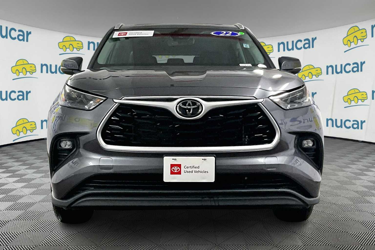 2022 Toyota Highlander XLE - Photo 2