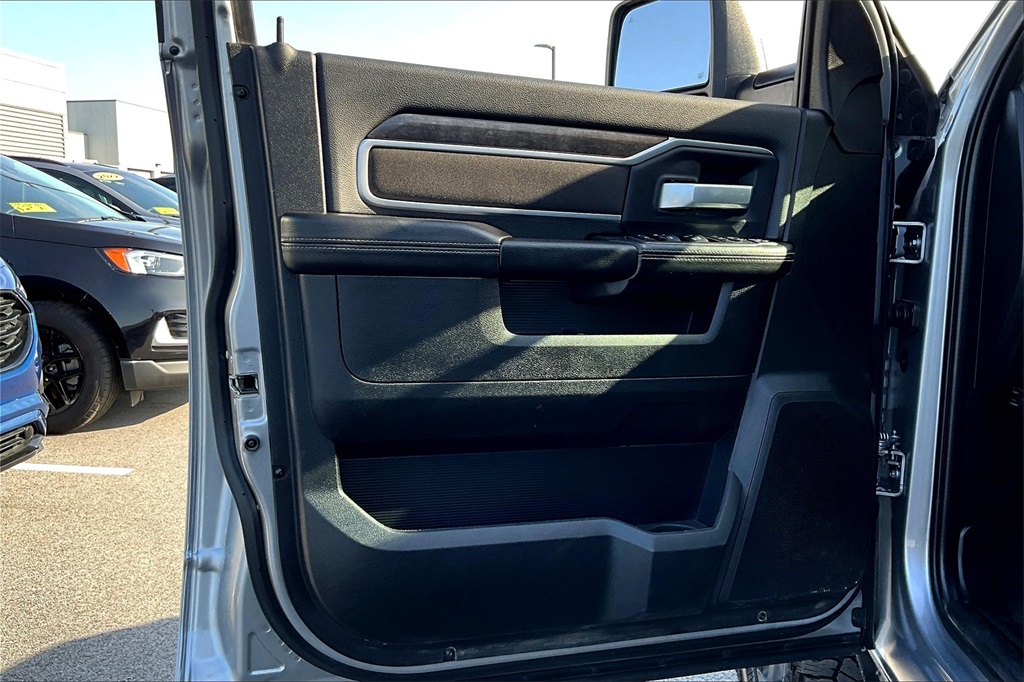 2024 Ram 3500 Big Horn - Photo 9