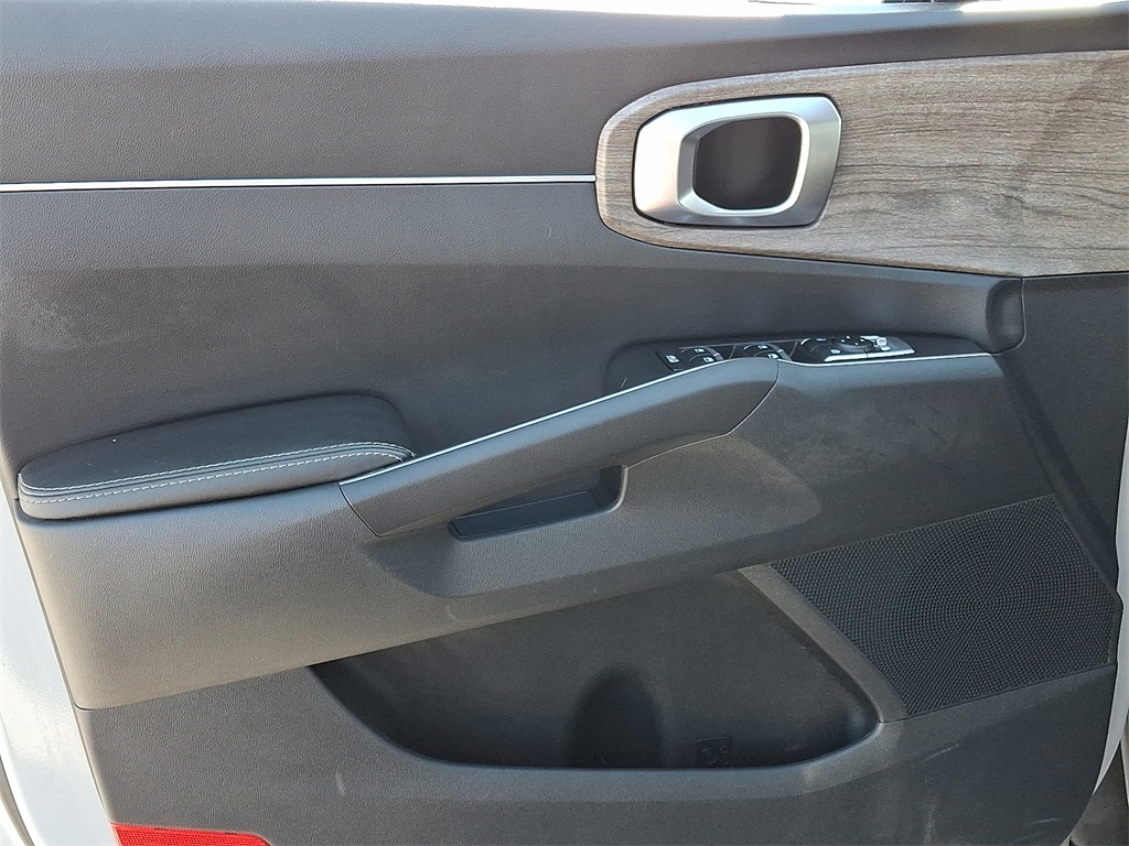 2022 Kia Sorento S - Photo 14