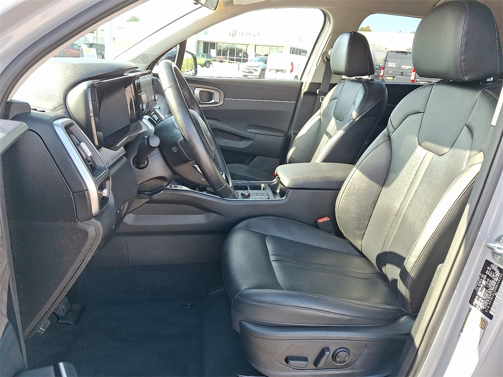 2022 Kia Sorento S - Photo 15