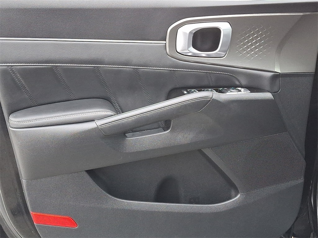 2022 Kia Sorento Plug-In Hybrid SX - Photo 13