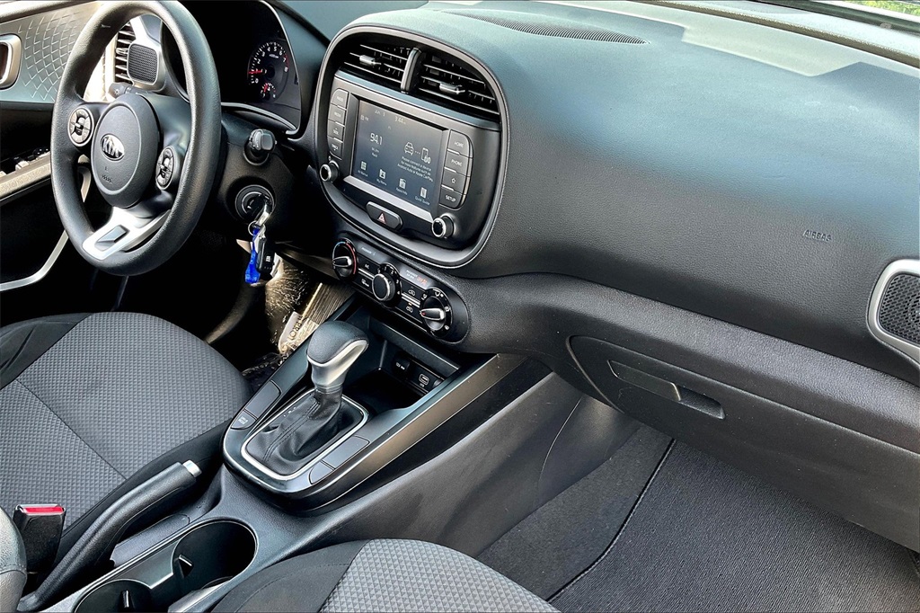 2020 Kia Soul LX - Photo 13