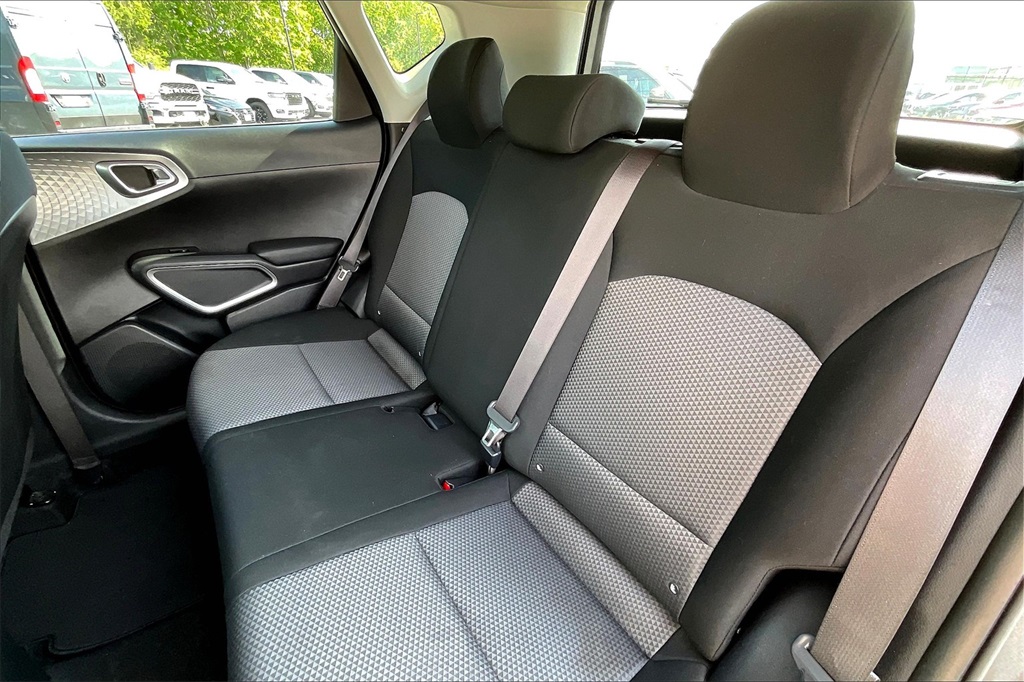 2020 Kia Soul LX - Photo 14