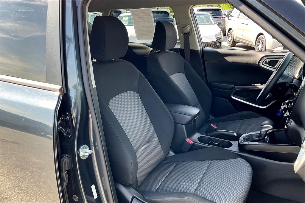 2020 Kia Soul LX - Photo 10