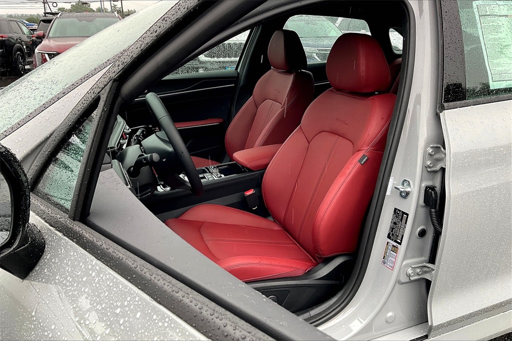 2025 Kia K5 GT-Line - Photo 11