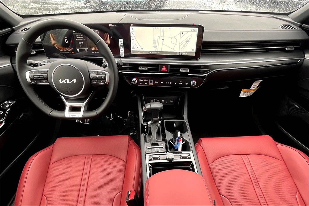 2025 Kia K5 GT-Line - Photo 12