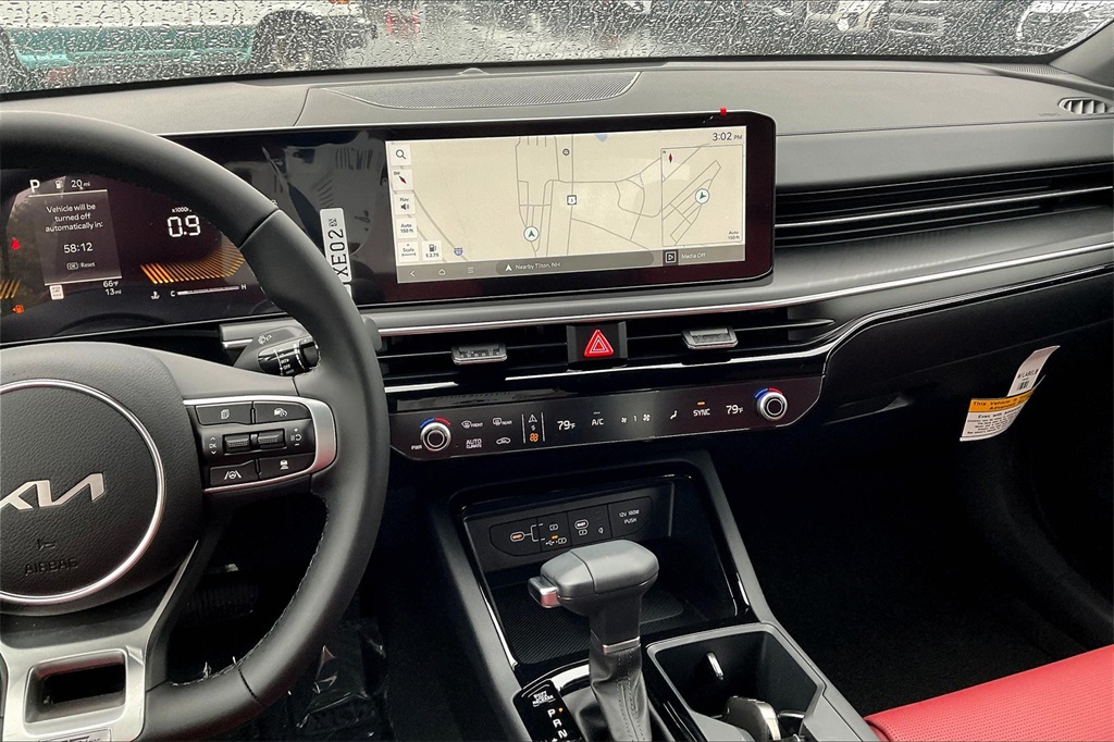 2025 Kia K5 GT-Line - Photo 13