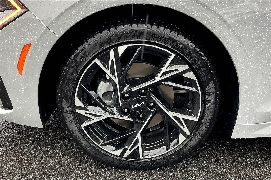 2025 Kia K5 GT-Line - Photo 8