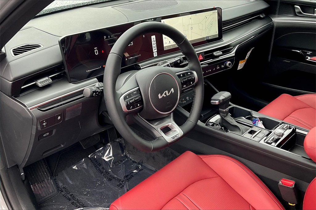 2025 Kia K5 GT-Line - Photo 9