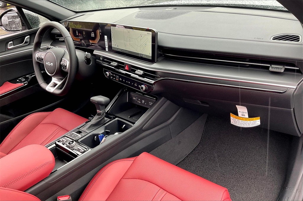 2025 Kia K5 GT-Line - Photo 10