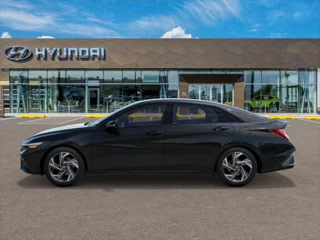 2025 Hyundai Elantra SEL Sport - Photo 3