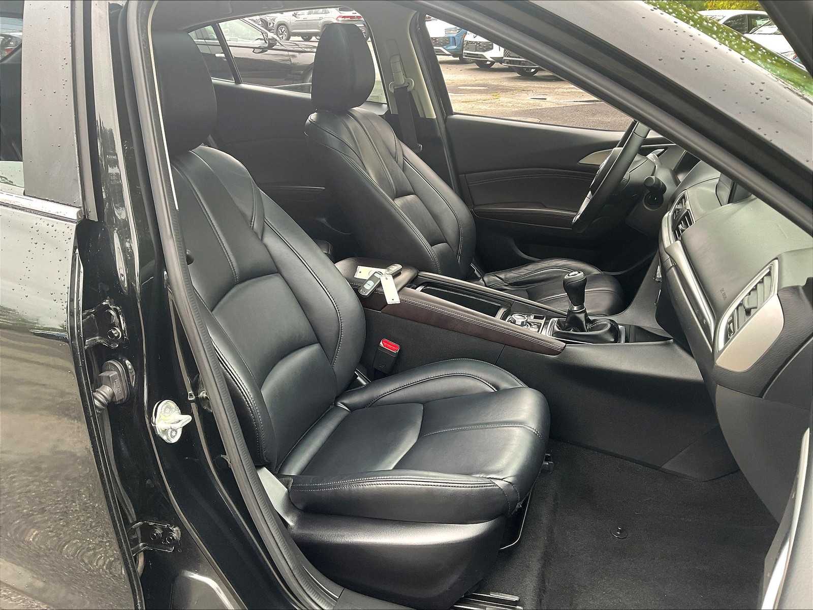 2017 Mazda Mazda3 5-Door Touring 2.5 - Photo 11