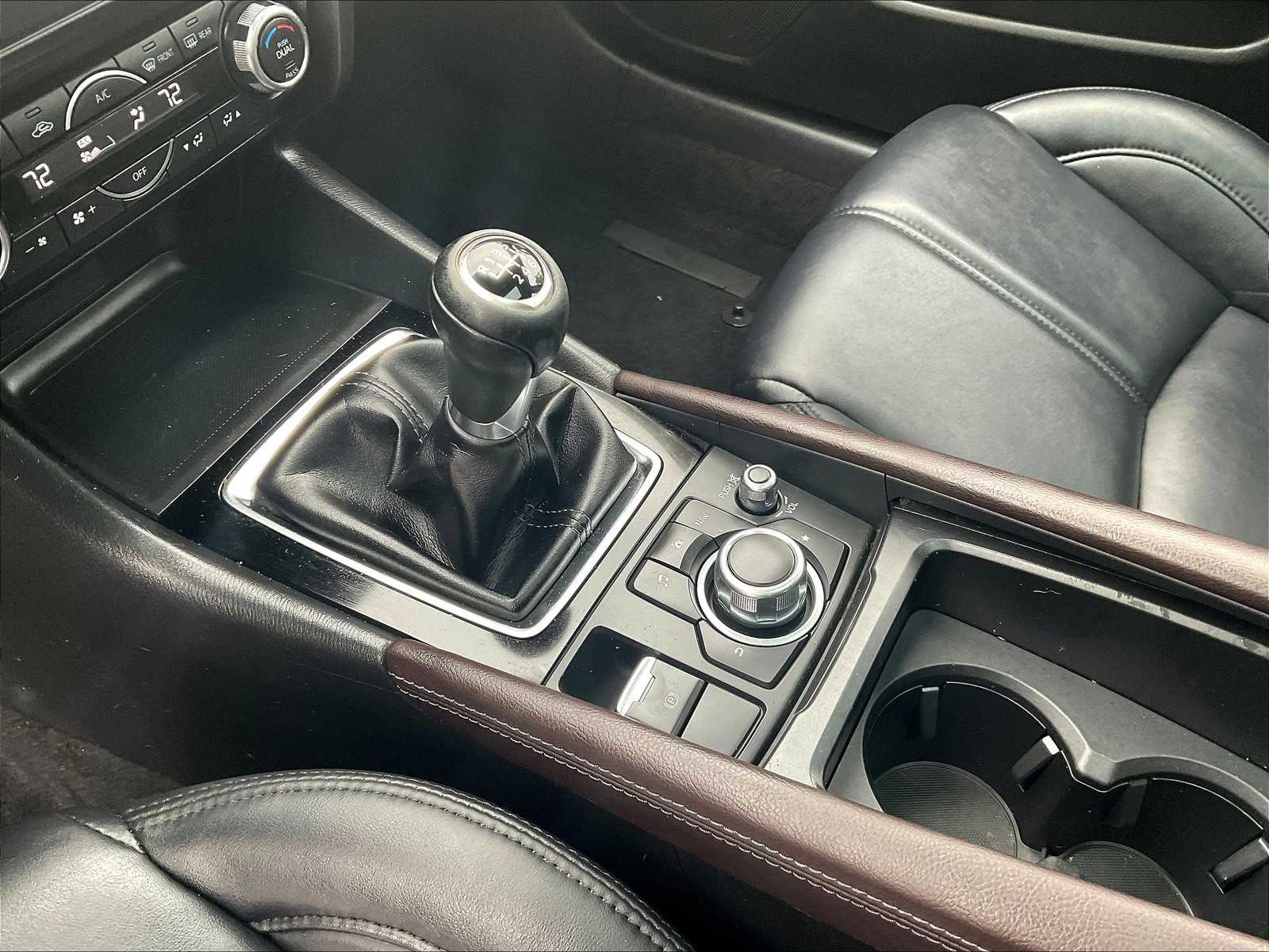 2017 Mazda Mazda3 5-Door Touring 2.5 - Photo 20