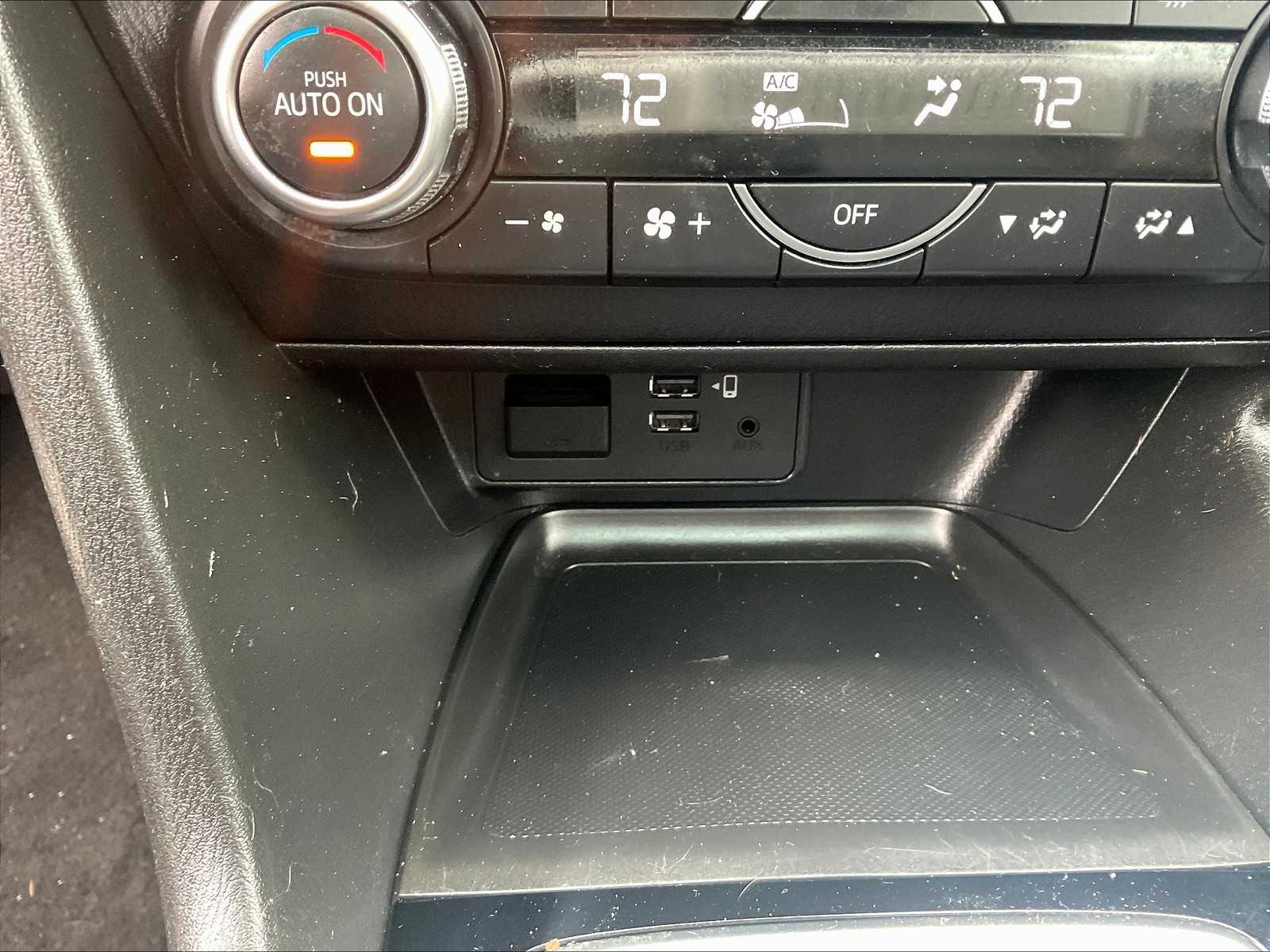 2017 Mazda Mazda3 5-Door Touring 2.5 - Photo 26