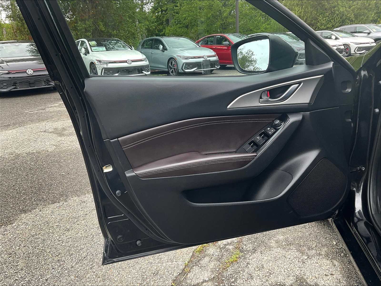 2017 Mazda Mazda3 5-Door Touring 2.5 - Photo 9