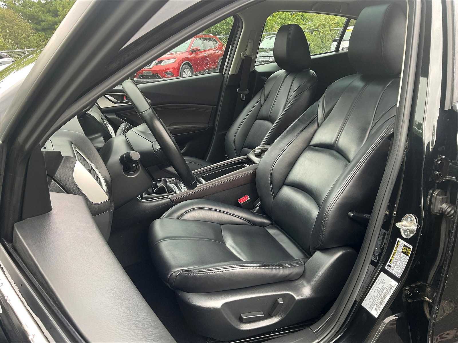 2017 Mazda Mazda3 5-Door Touring 2.5 - Photo 10
