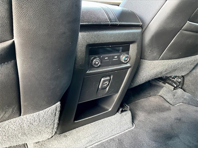 2023 Chevrolet Traverse LT Leather - Photo 25