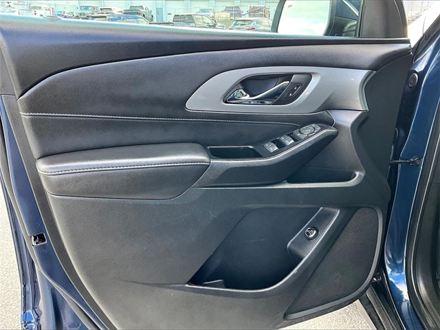 2023 Chevrolet Traverse LT Leather - Photo 9
