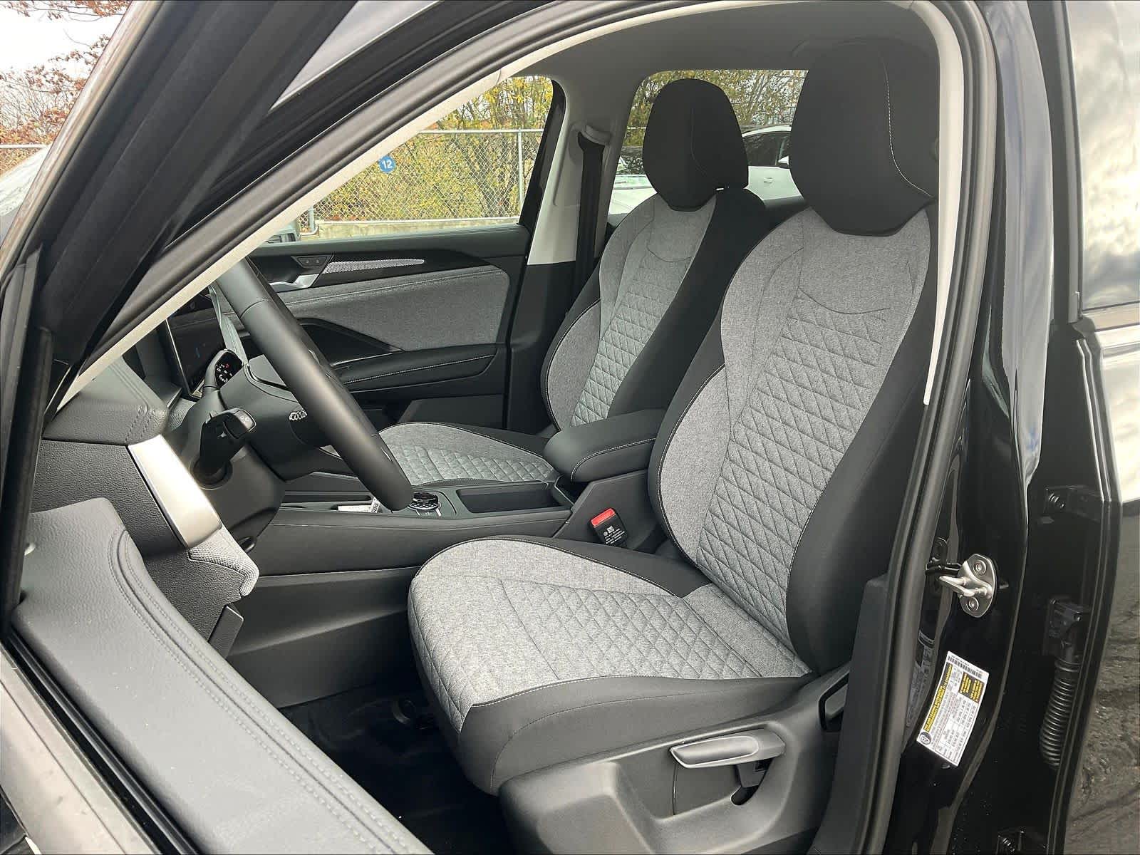 2025 Volkswagen Tiguan S - Photo 11