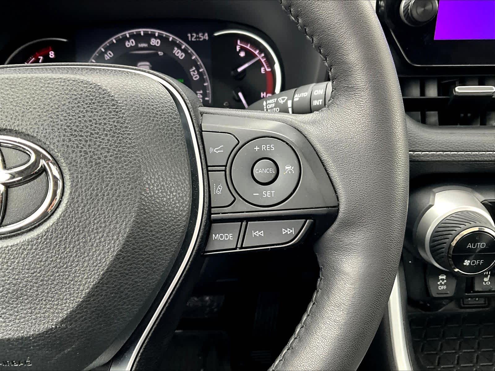 2023 Toyota RAV4 XLE Premium - Photo 24