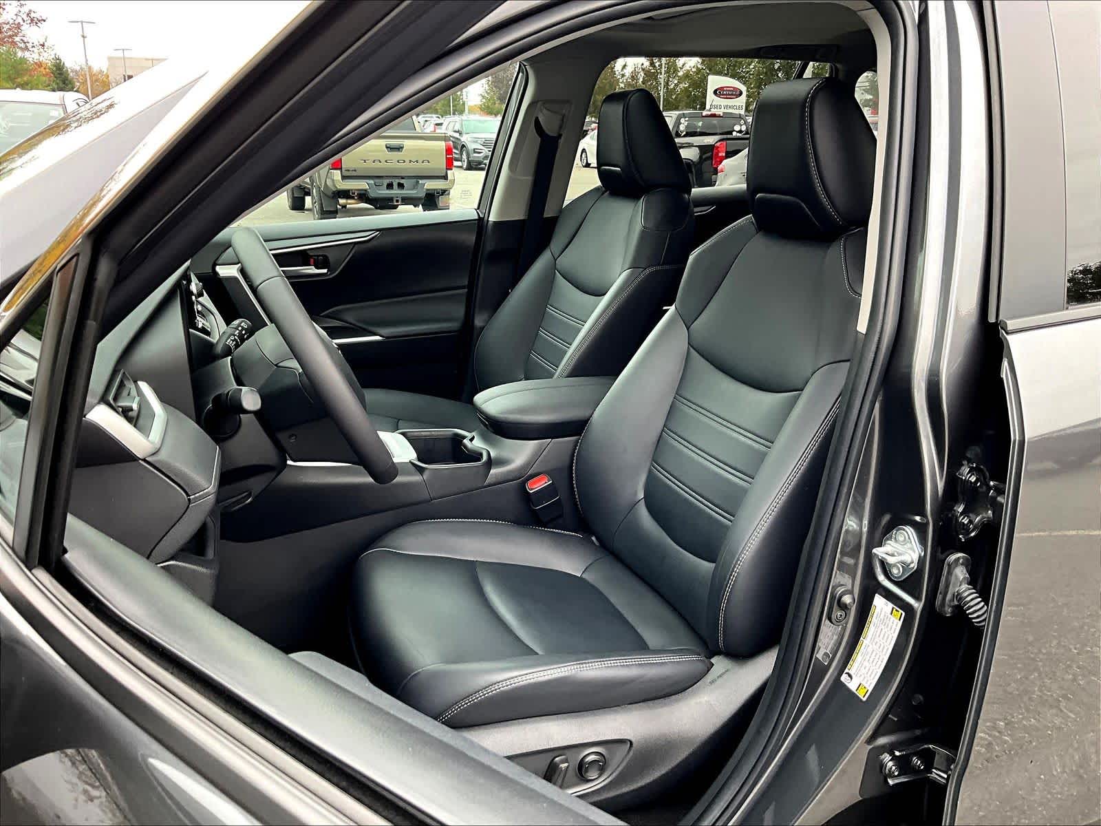 2023 Toyota RAV4 XLE Premium - Photo 10