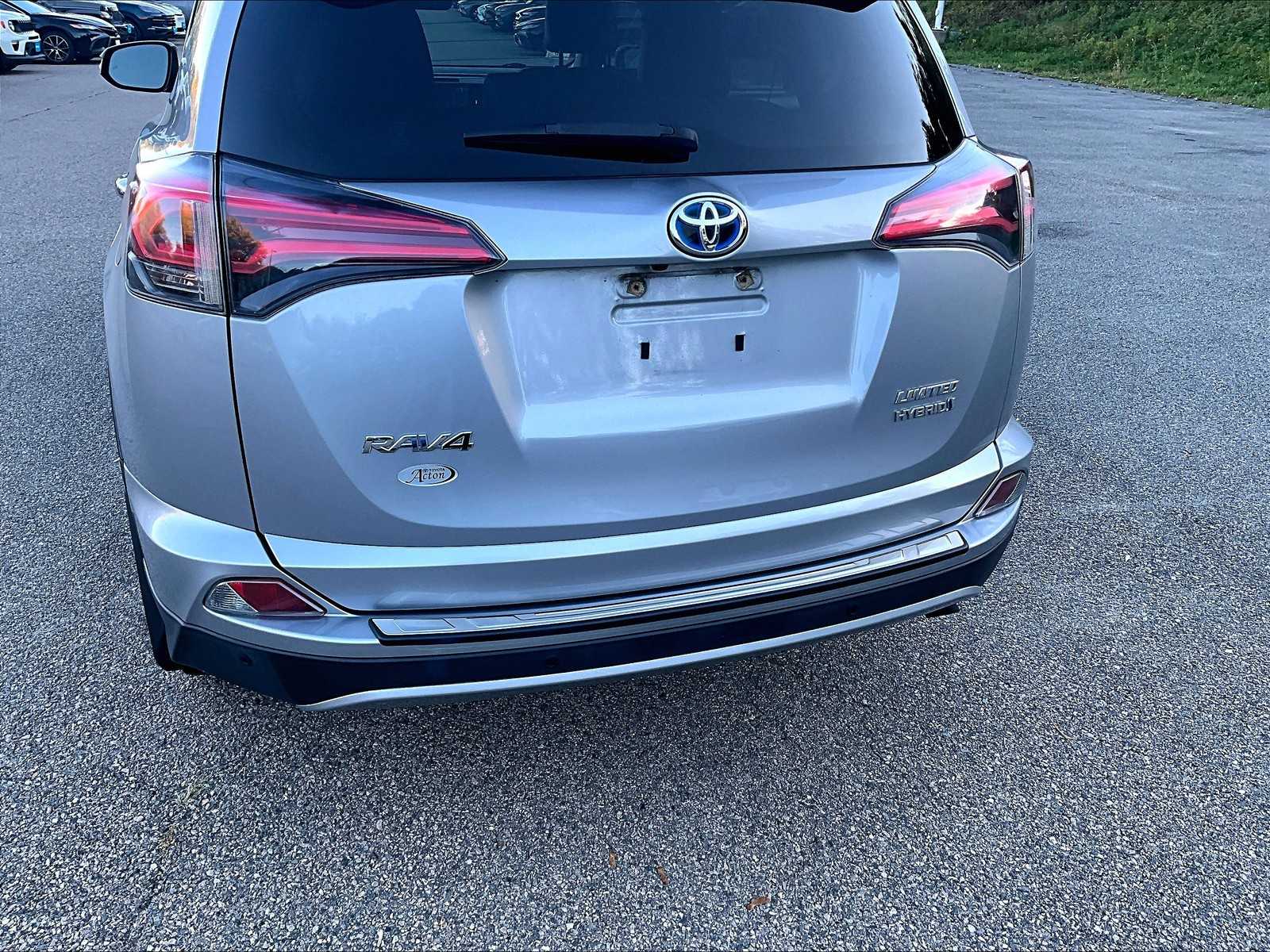 2018 Toyota RAV4 Hybrid Limited - Photo 7