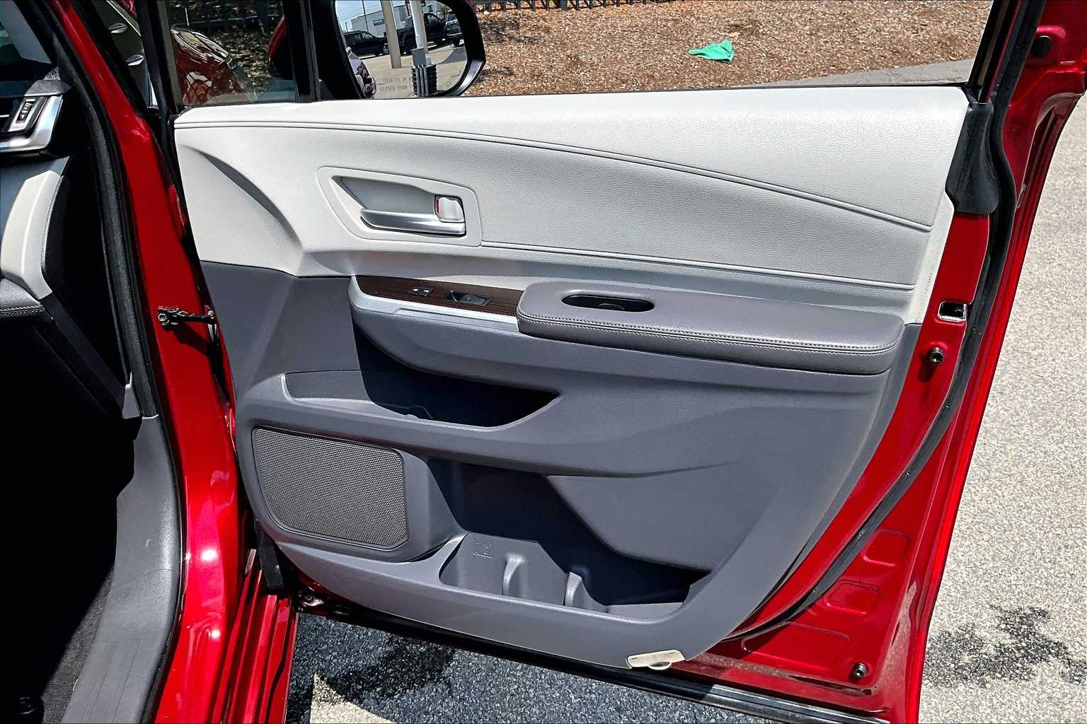 2021 Toyota Sienna XLE - Photo 12