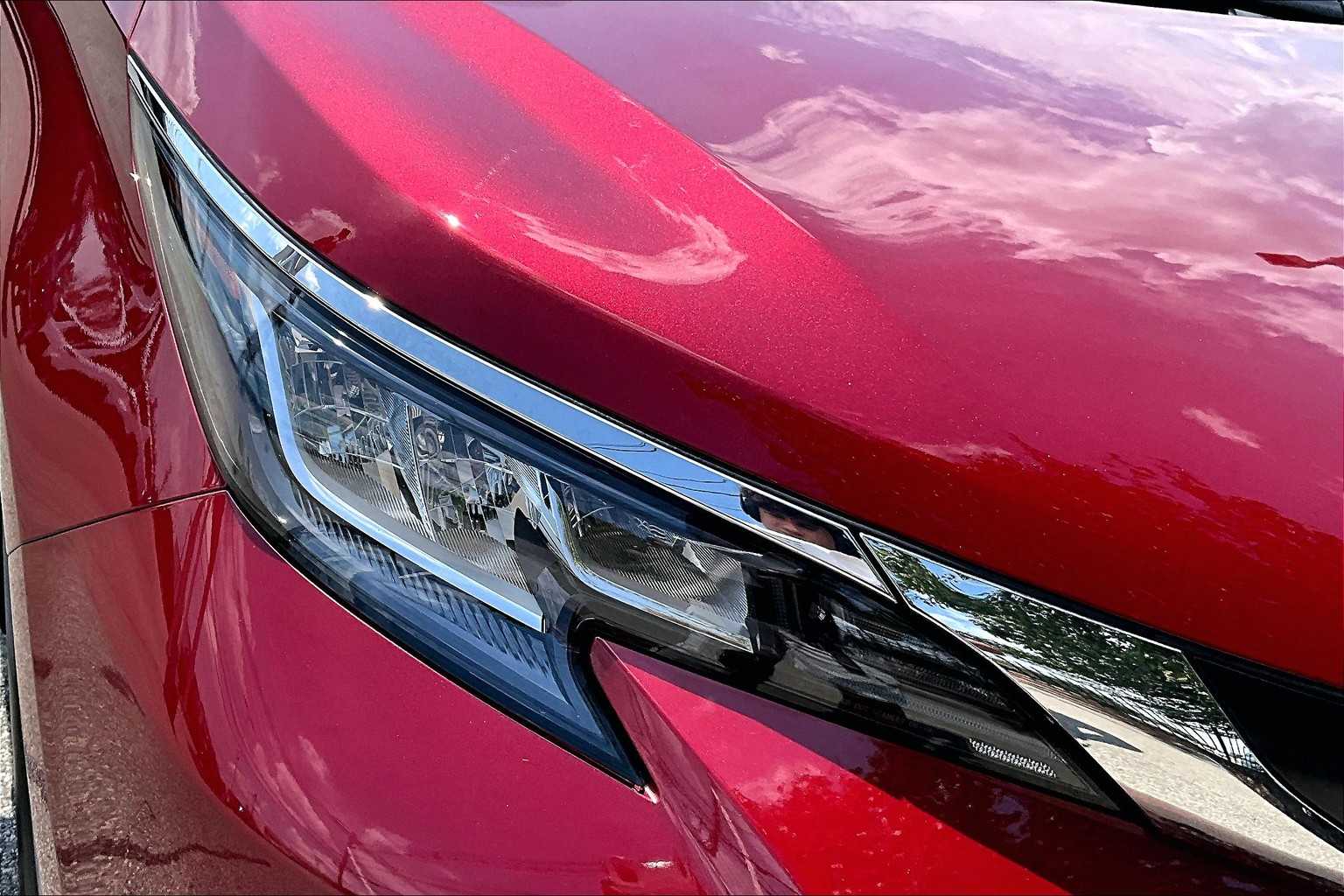 2021 Toyota Sienna XLE - Photo 30