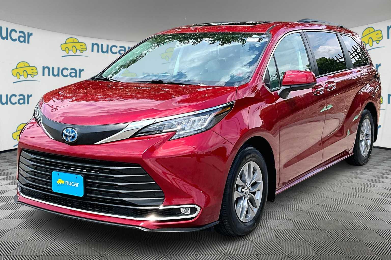 2021 Toyota Sienna XLE - Photo 3