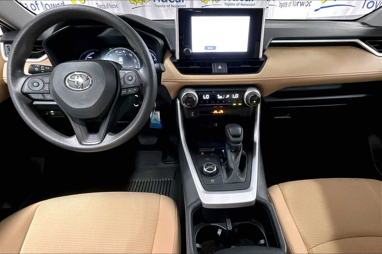 2025 Toyota RAV4 Hybrid LE - Photo 21