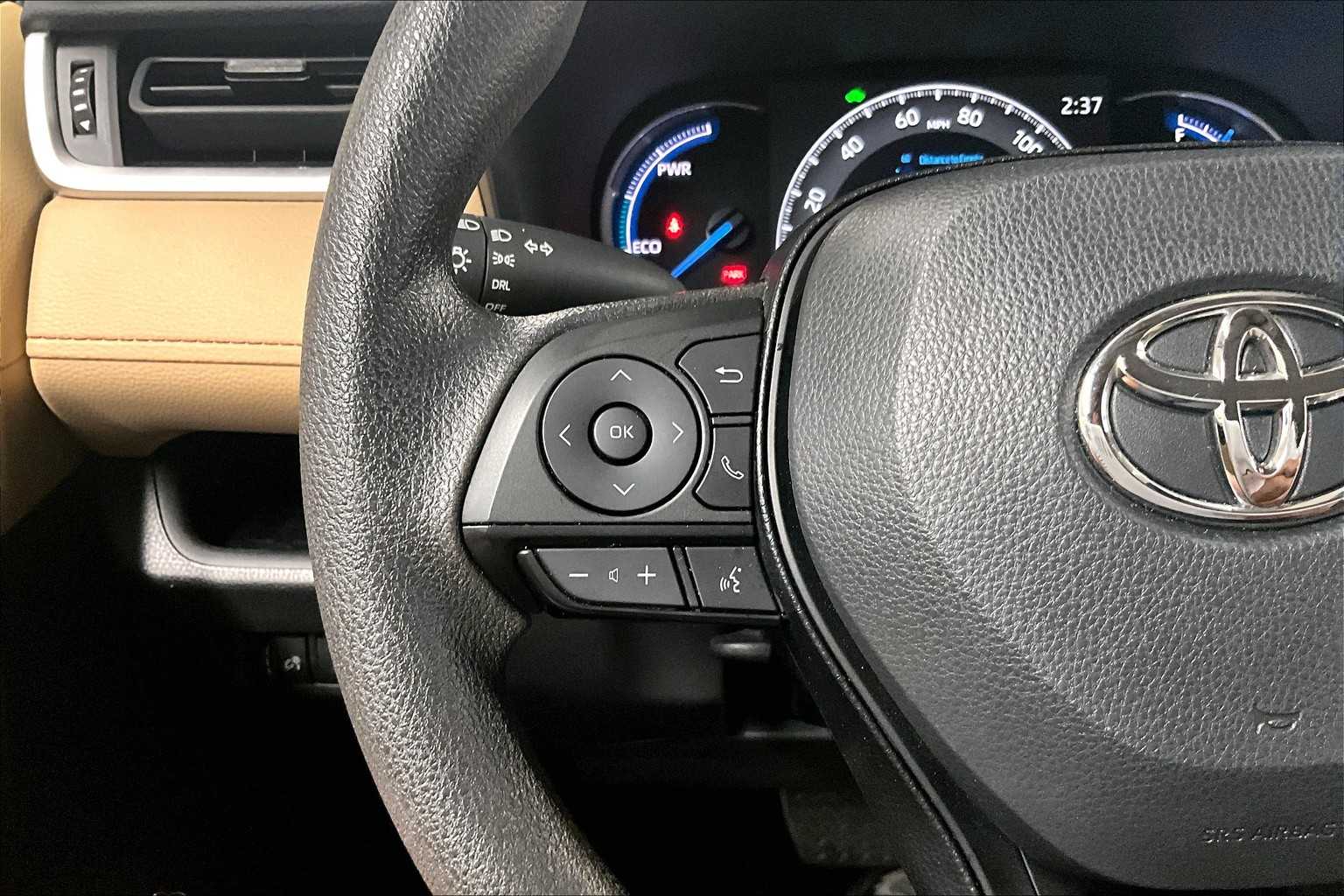 2025 Toyota RAV4 Hybrid LE - Photo 22