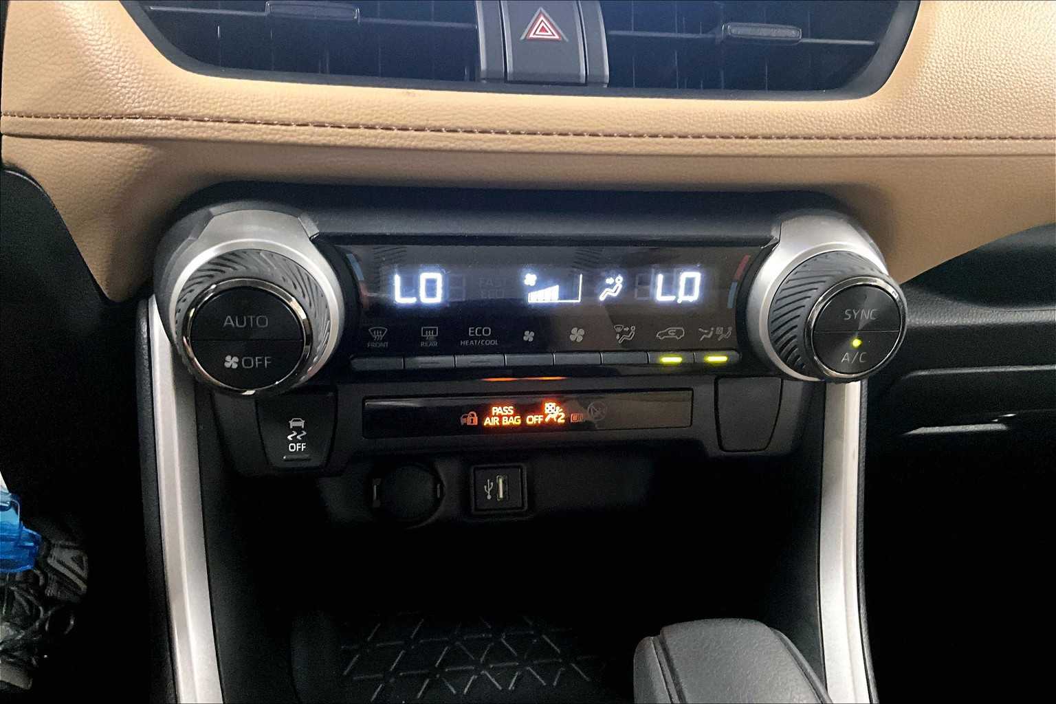 2025 Toyota RAV4 Hybrid LE - Photo 25