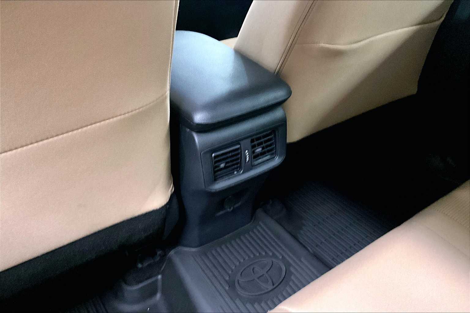 2025 Toyota RAV4 Hybrid LE - Photo 27