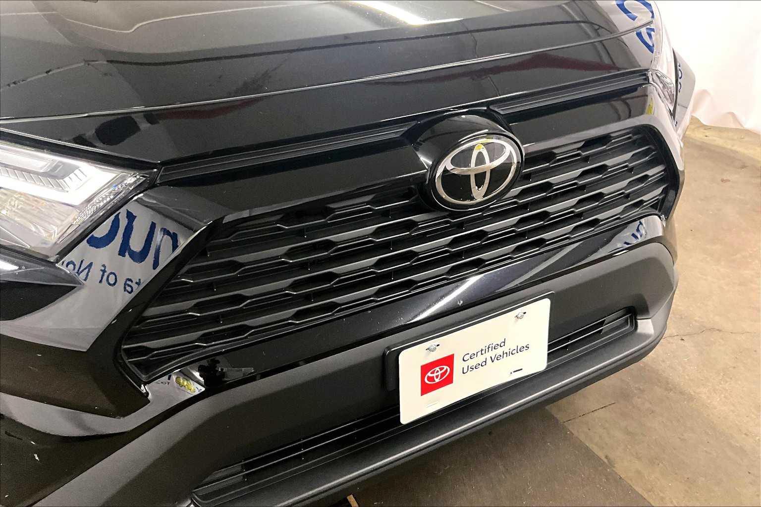 2025 Toyota RAV4 Hybrid LE - Photo 31