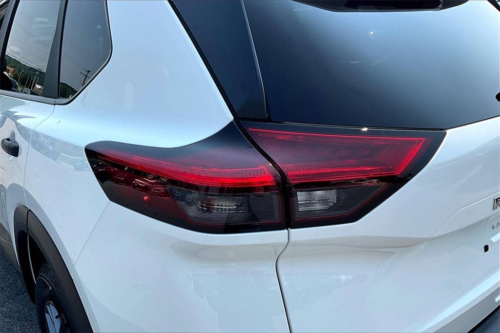 2023 Nissan Rogue S - Photo 34