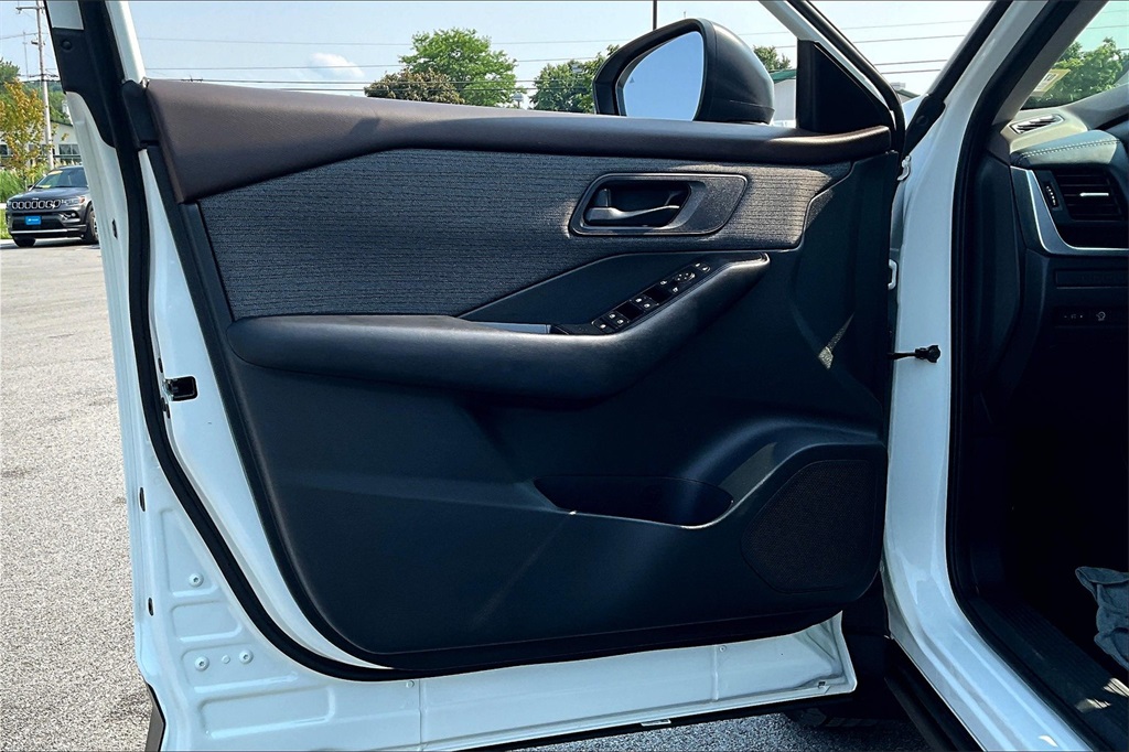 2023 Nissan Rogue S - Photo 9