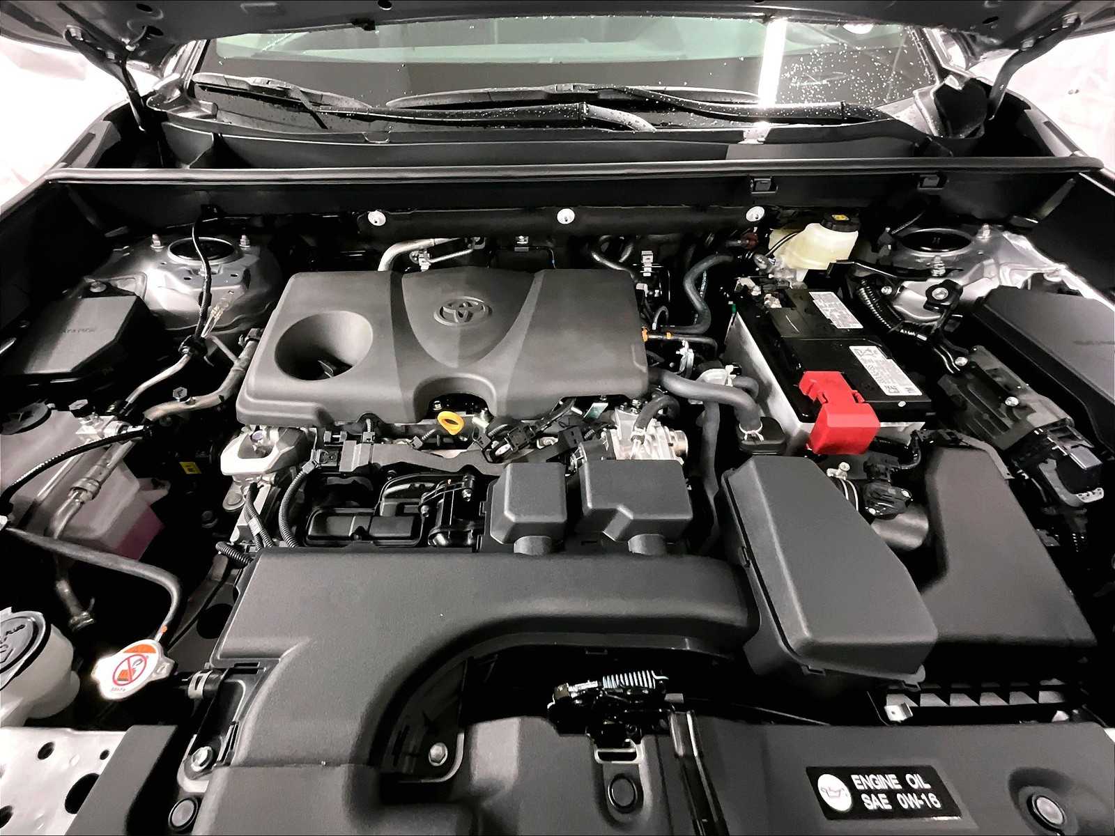 2025 Toyota RAV4 XLE - Photo 16