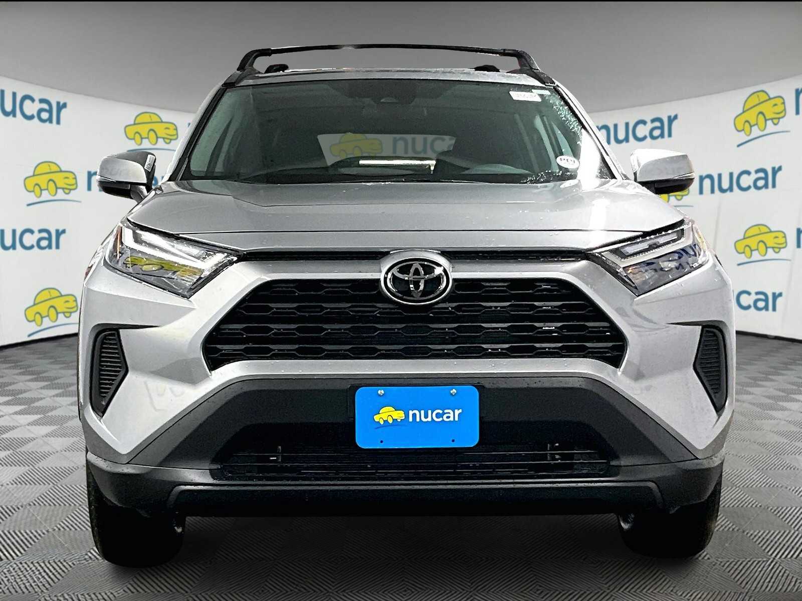 2025 Toyota RAV4 XLE - Photo 3