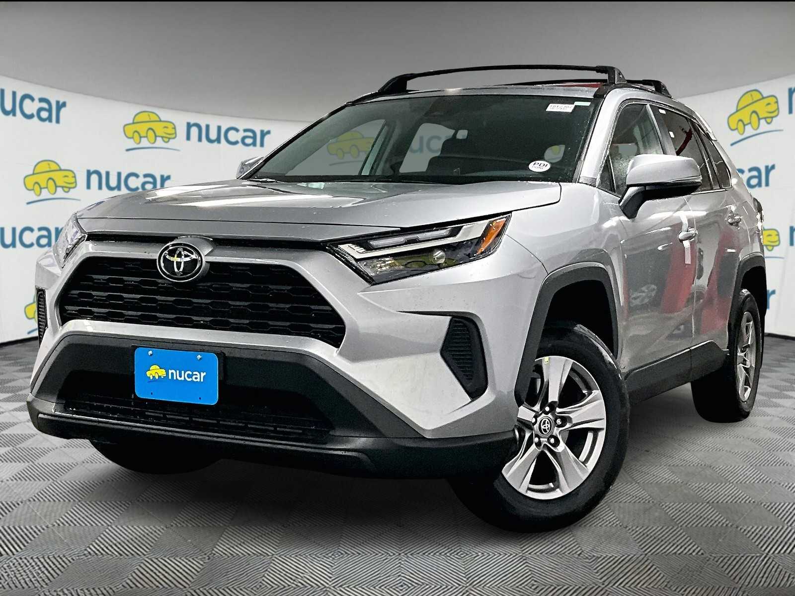 2025 Toyota RAV4 XLE - Photo 4