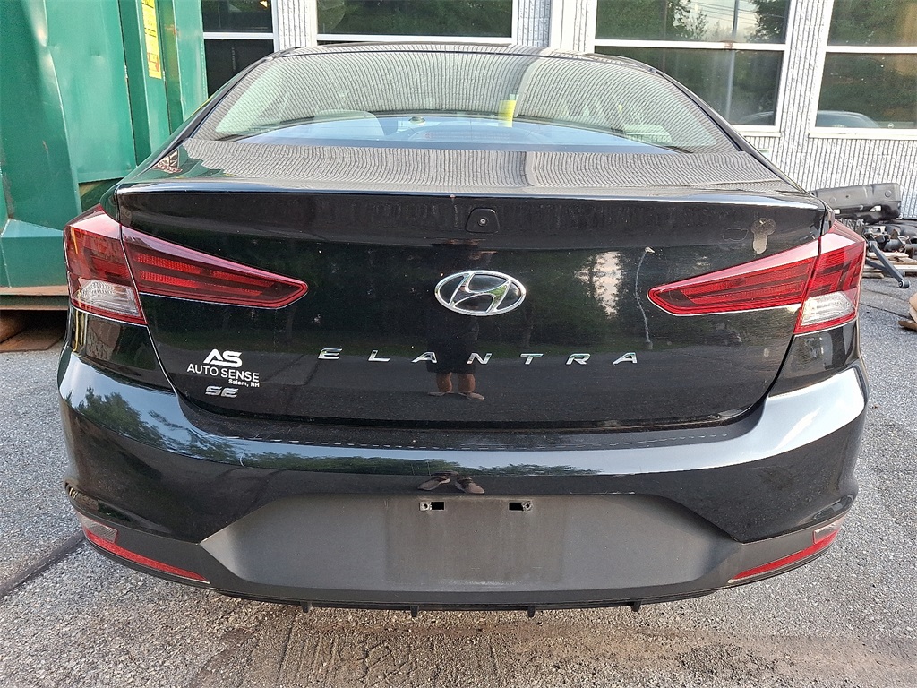 2020 Hyundai Elantra SE - Photo 5