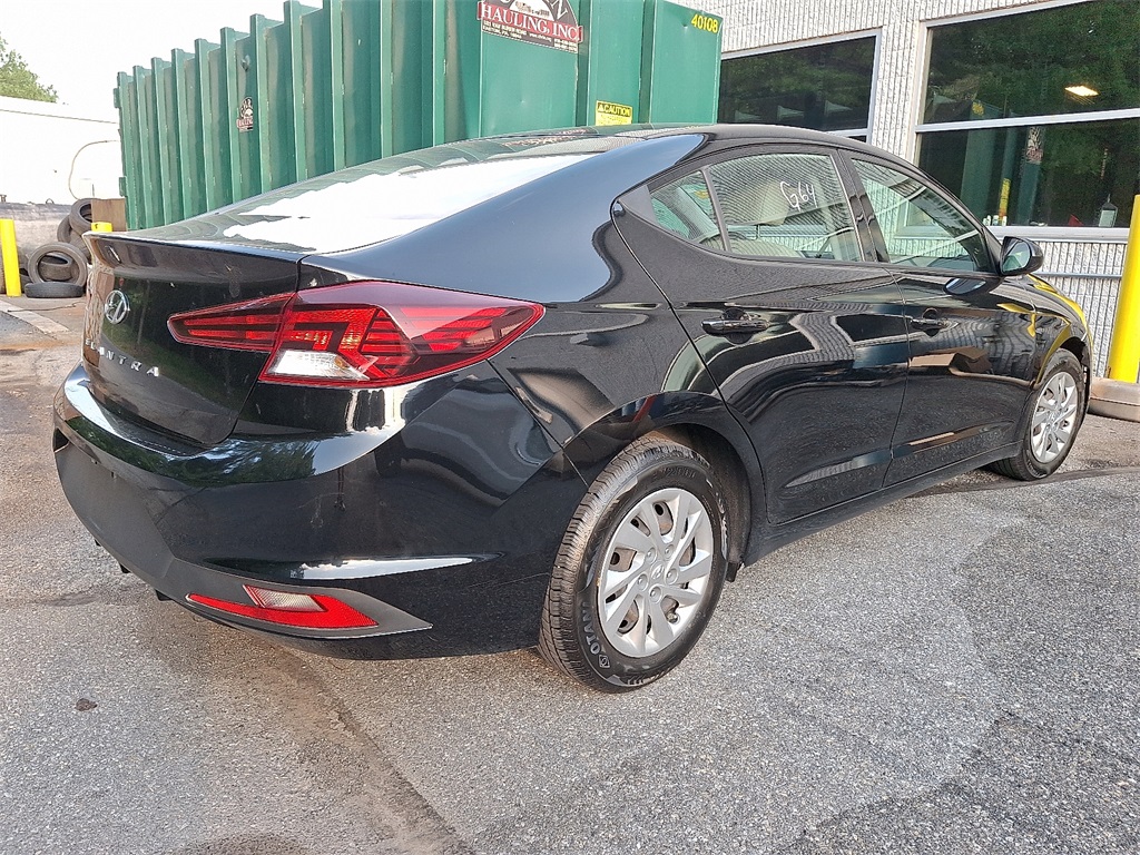 2020 Hyundai Elantra SE - Photo 6