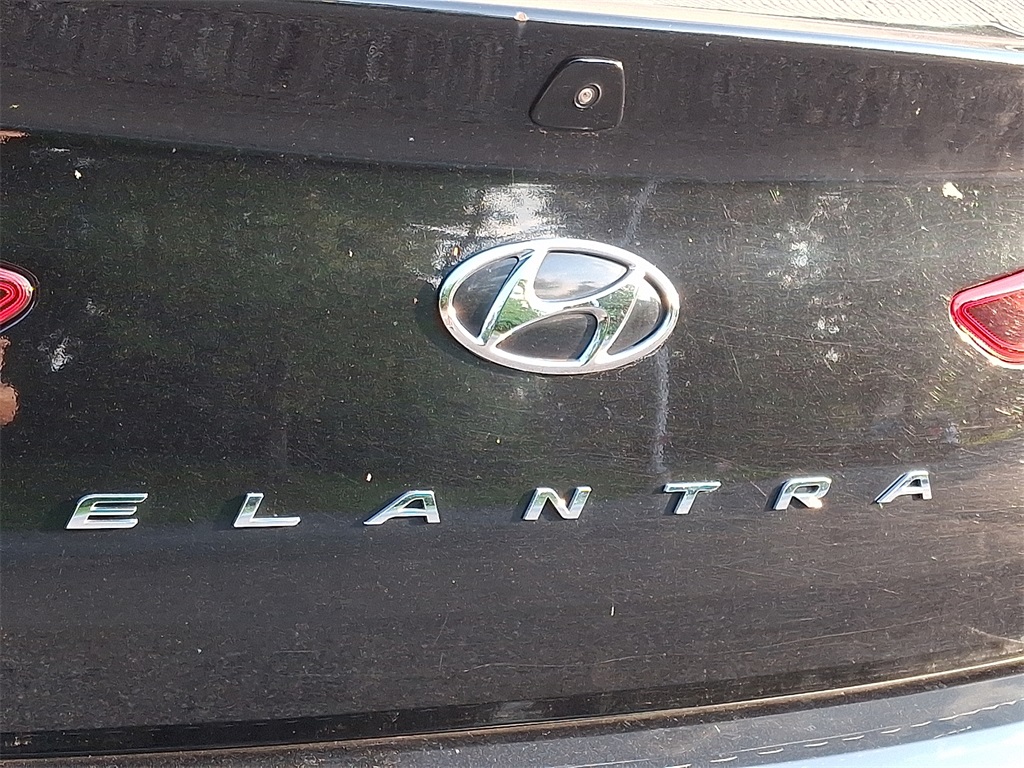 2020 Hyundai Elantra SE - Photo 10