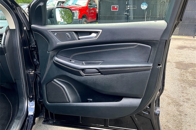 2022 Ford Edge Titanium - Photo 19