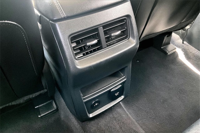 2022 Ford Edge Titanium - Photo 29