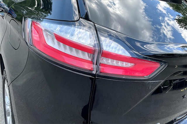 2022 Ford Edge Titanium - Photo 32