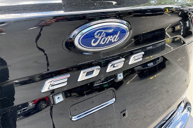 2022 Ford Edge Titanium - Photo 8