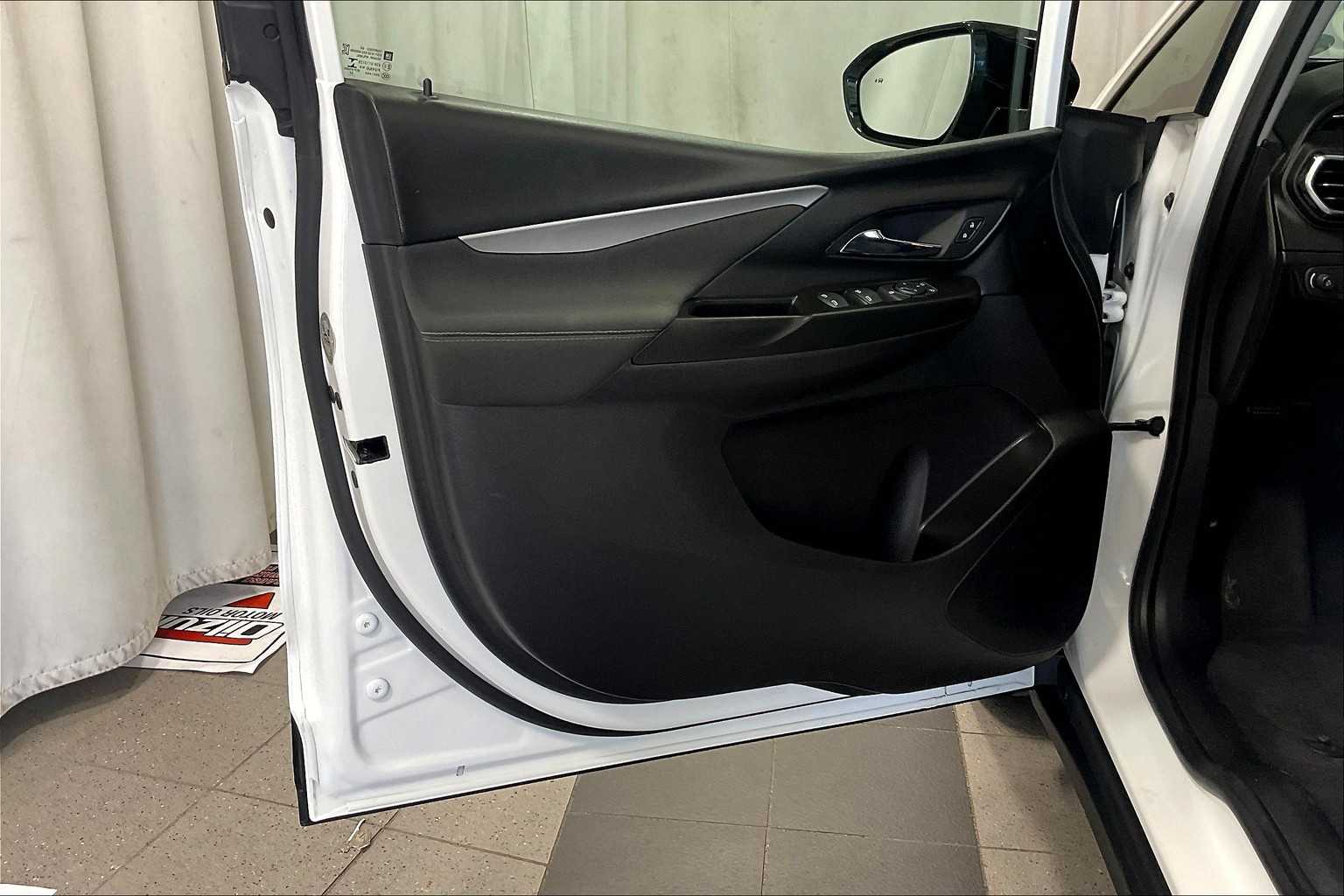 2023 Chevrolet Bolt EV 1LT - Photo 9