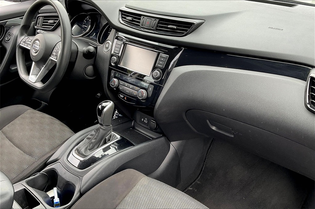 2020 Nissan Rogue Sport SV - Photo 13