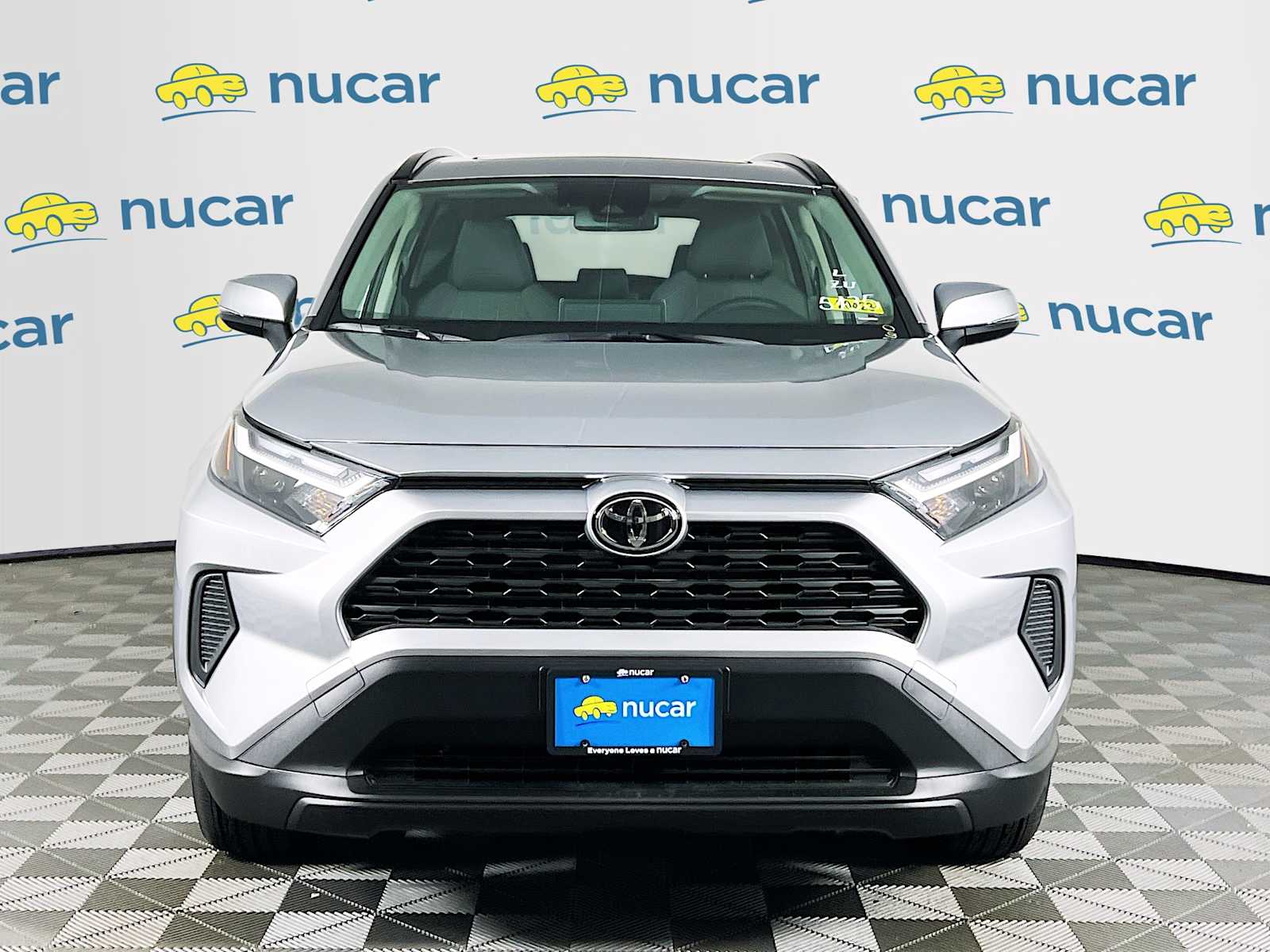 2025 Toyota RAV4 Hybrid XLE - Photo 2